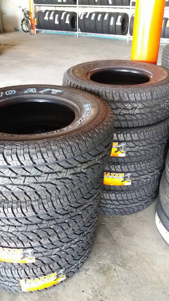 AT700 P26570R16 OWL 112S MAXXIS