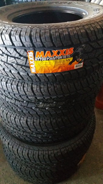 AT700 P26570R16 OWL 112S MAXXIS