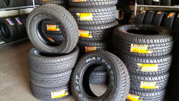 AT700 P26570R16 OWL112S MAXXIS