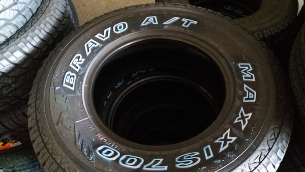 AT700 P26570R16 OWL112S MAXXIS