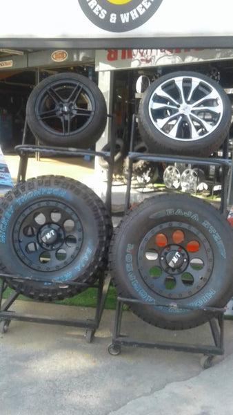 สายไหม32ยางรถยนต์ดี บริการกันเอง คุยง่าย อัธยาศัยดี  ติดต่อ 0916677108 ค่ะ(ราคาต่อลองได้นะค่ะ)