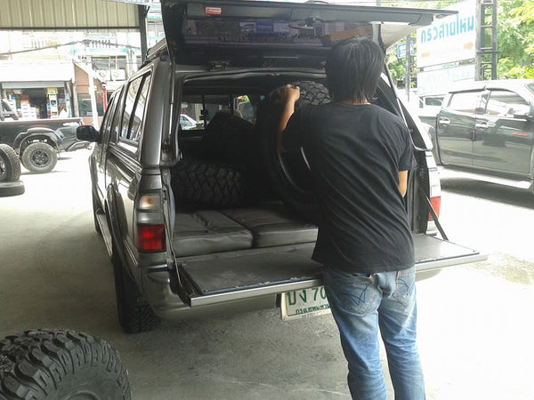 Mickey Thompson (stz) 265/70R17