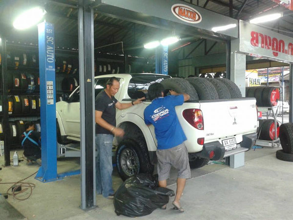 Mickey Thompson (stz) 265/70R17